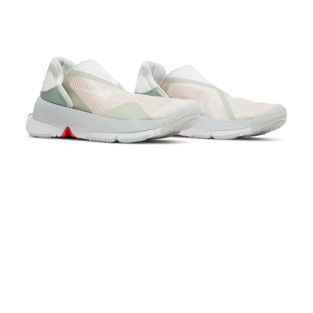 NWOT Nike Flyease shoes